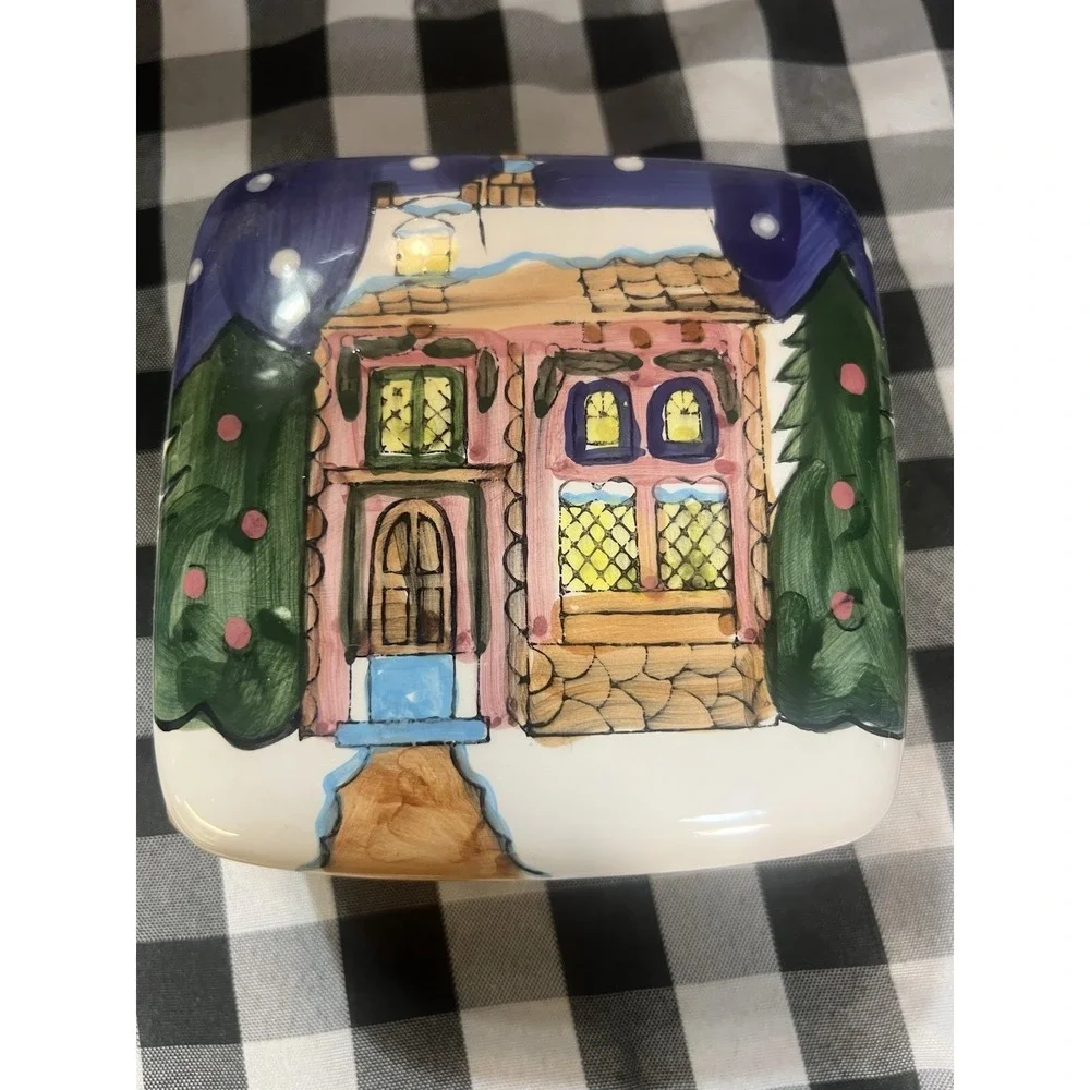TRINKET BOX WITH COTTAGE AND TREES 4.75 x 4.75‎ x 2.75 (1244)